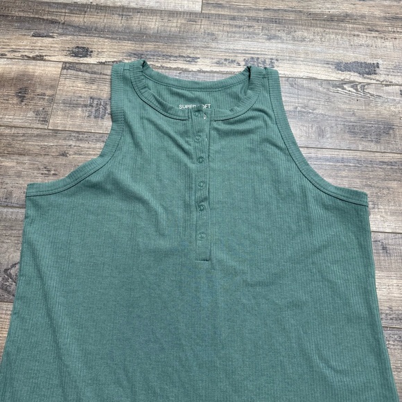 Super Soft Torrid Green Sleeveless Henley Robbed Women's Size 1X - Picture 2 of 9